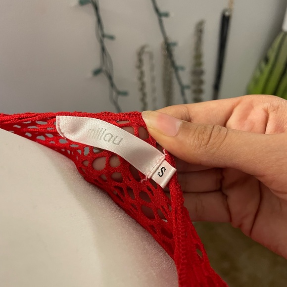 RED MESH TOP - Picture 3 of 3